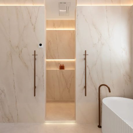 Vertical Towel Rail